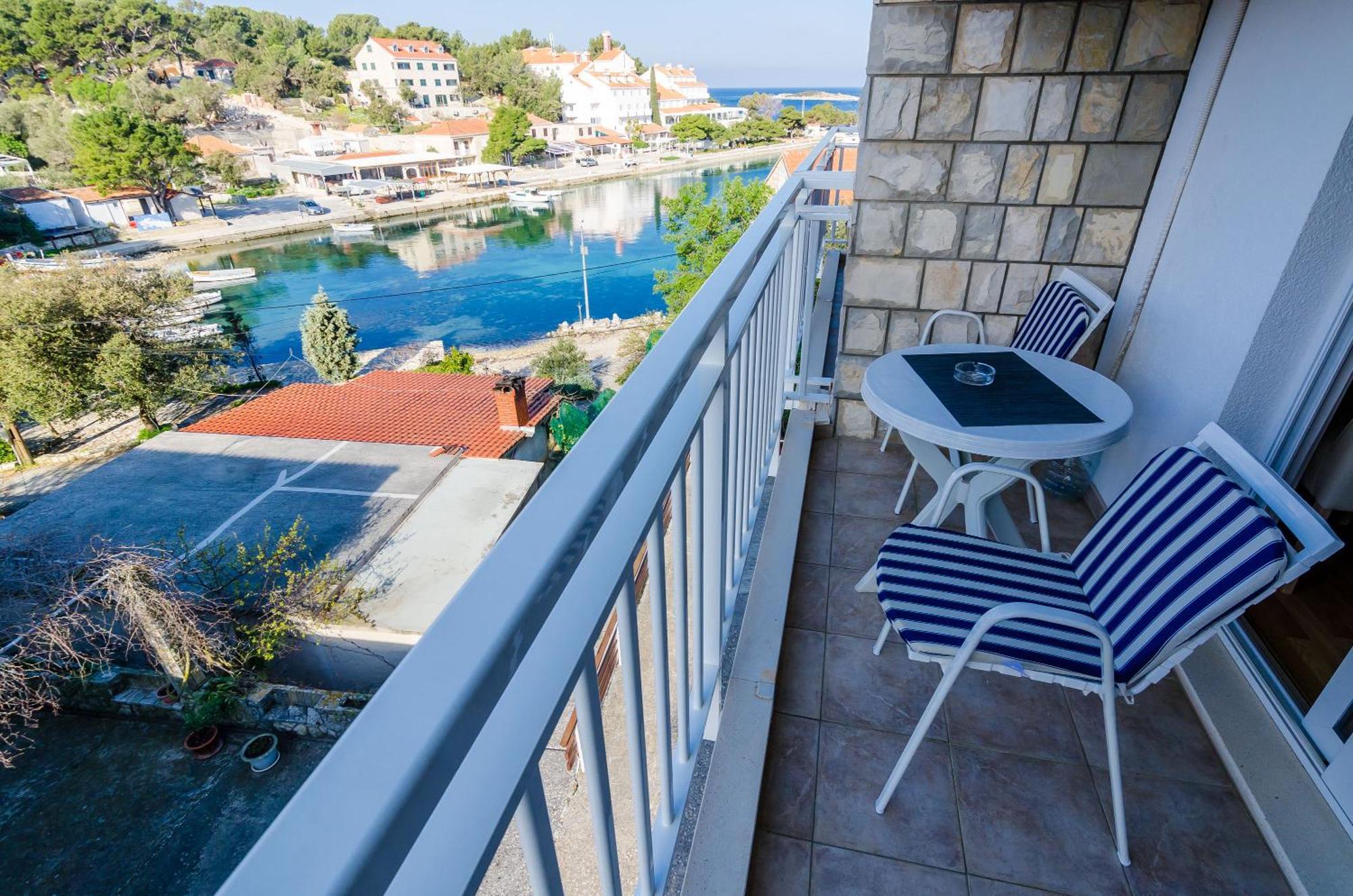 Apartments Lorena Mljet Pomena Eksteriør billede